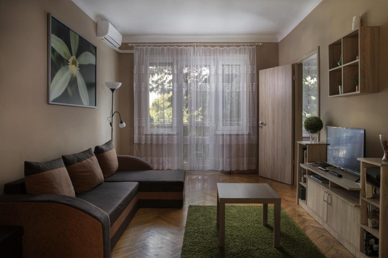 Koroesi Apartman Pécs Esterno foto