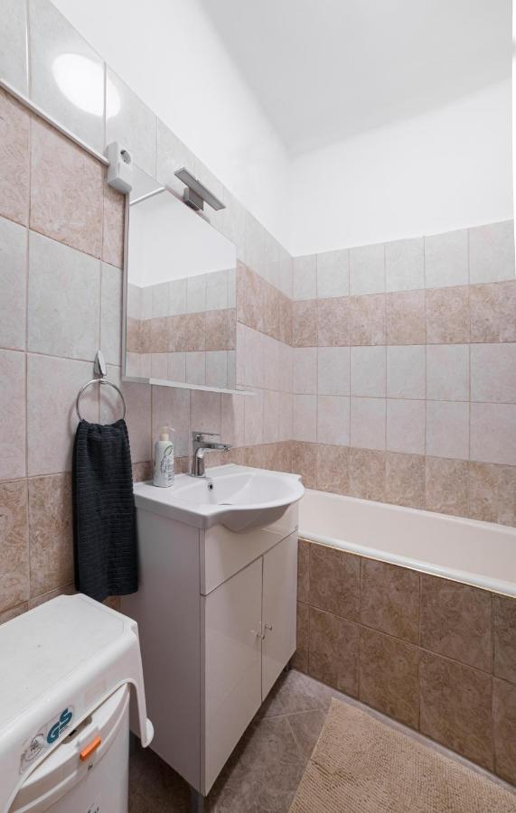 Koroesi Apartman Pécs Esterno foto