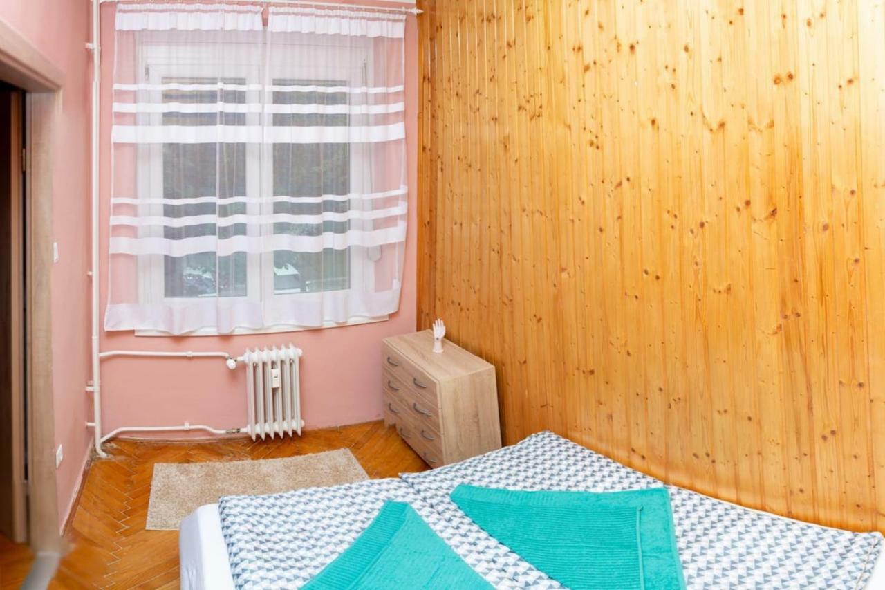 Koroesi Apartman Pécs Esterno foto